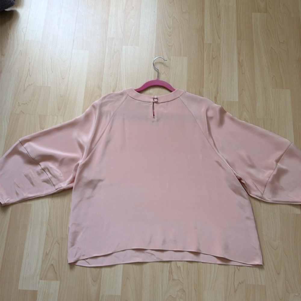 NWOT Lilysilk nude beige 100% mulberry washable silk top blouse, size 12/L - Picture 9 of 11